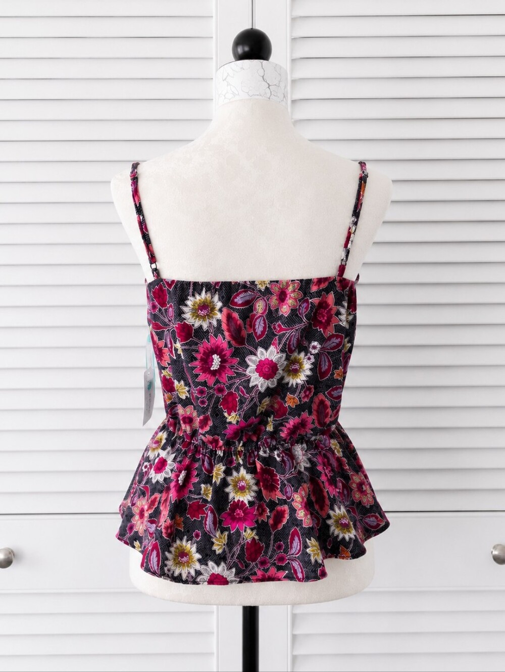 Nine Britton Floral Faux Wrap Scalloped  Peplum Cami Top NWT L - Picture 3 of 10